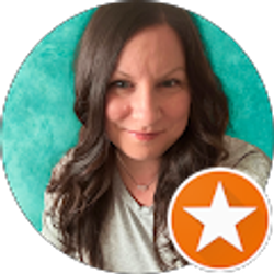 Profile photo of Ellie Behling