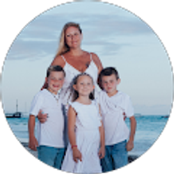 Profile photo of Jen Jacklin