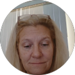 Profile photo of Kelly Davis