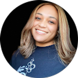 Profile photo of Yensy Bolanos