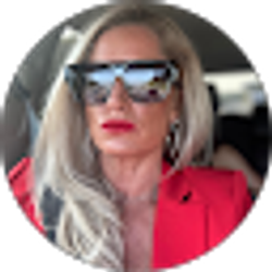 Profile photo of Jennifer Starr