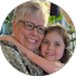 Profile photo of Sandra Raeder