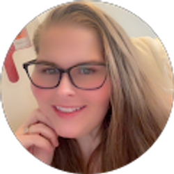 Profile photo of Nikki Scott