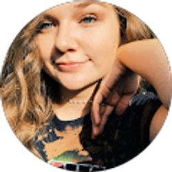 Profile photo of Ashley Smith