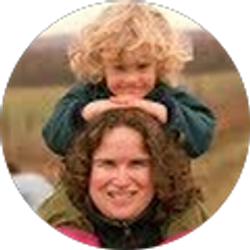 Profile photo of Holly Veiders