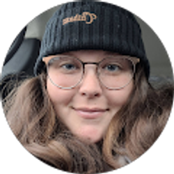 Profile photo of chloe eakins