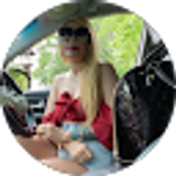 Profile photo of Evelyn Manker