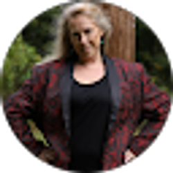 Profile photo of Kelly Walker