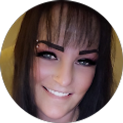 Profile photo of Kelly Toland