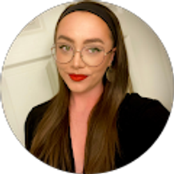 Profile photo of Tori Oelsen