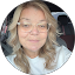 Profile photo of Amanda Plott
