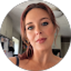Profile photo of April Simpson