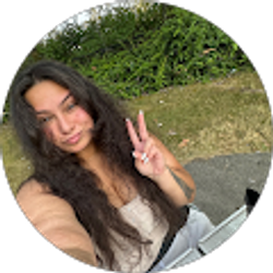 Profile photo of Jasmine Moliga