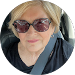 Profile photo of Linda Bollacker