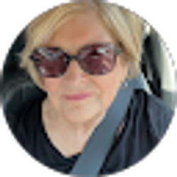 Profile photo of Linda Bollacker