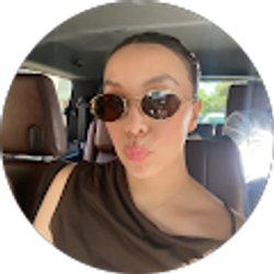 Profile photo of Naomi Garcia