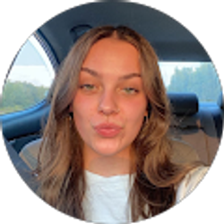 Profile photo of Jesslyn