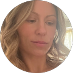 Profile photo of Rachelle Arnott