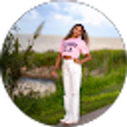 Profile photo of Youniq Le