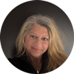 Profile photo of Julie Owens