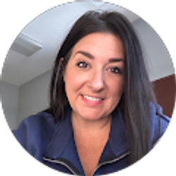 Profile photo of Amanda Roe