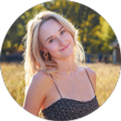 Profile photo of Chloe Topping