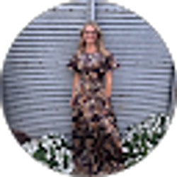 Profile photo of Leigh Slowinski