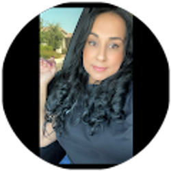 Profile photo of Laura Muniz