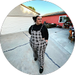 Profile photo of hanahn elkaraki