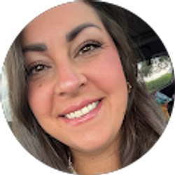 Profile photo of Alexandra Locher