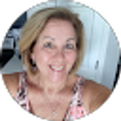 Profile photo of Denise Santacroce