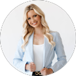 Profile photo of Chloe Roberts