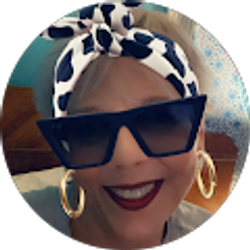 Profile photo of Lisa Thompson