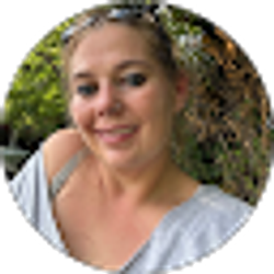 Profile photo of Holly Cavins