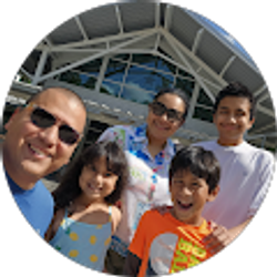 Profile photo of Oscar David Briones