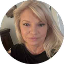 Profile photo of Andrea Doshan