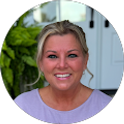 Profile photo of Shelley Phelps