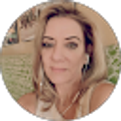 Profile photo of Lynne Tamburro