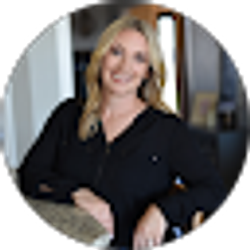 Profile photo of Julia Oellerich