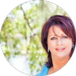 Profile photo of Elizabeth Johnsen