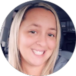 Profile photo of Lorie Eads