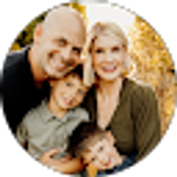 Profile photo of Courtney Mustachi