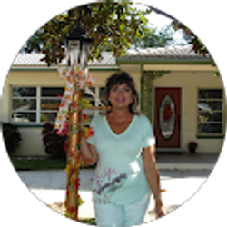 Profile photo of Nina Bauer