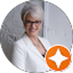 Profile photo of Tina Faye Schwahn Personal Style