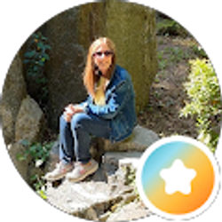 Profile photo of Lisa Armband