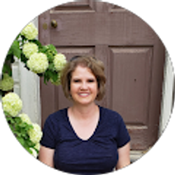 Profile photo of Lori Leonardi