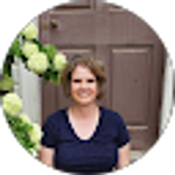 Profile photo of Lori Leonardi