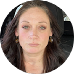 Profile photo of April Thompson