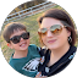 Profile photo of Sarah Mclauchlin