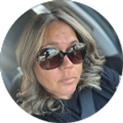 Profile photo of Karina La Paz
